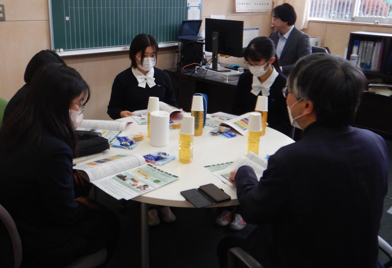 白梅学園大学学長と清修生との意見交換会