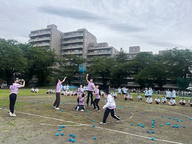 踊る校長、跳ぶ副校長