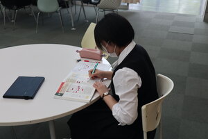 自主的に学ぶ清修生