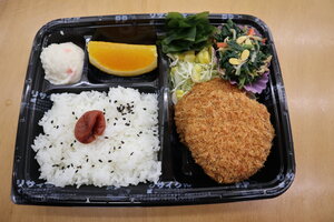 1年生：食育でお弁当を食べました