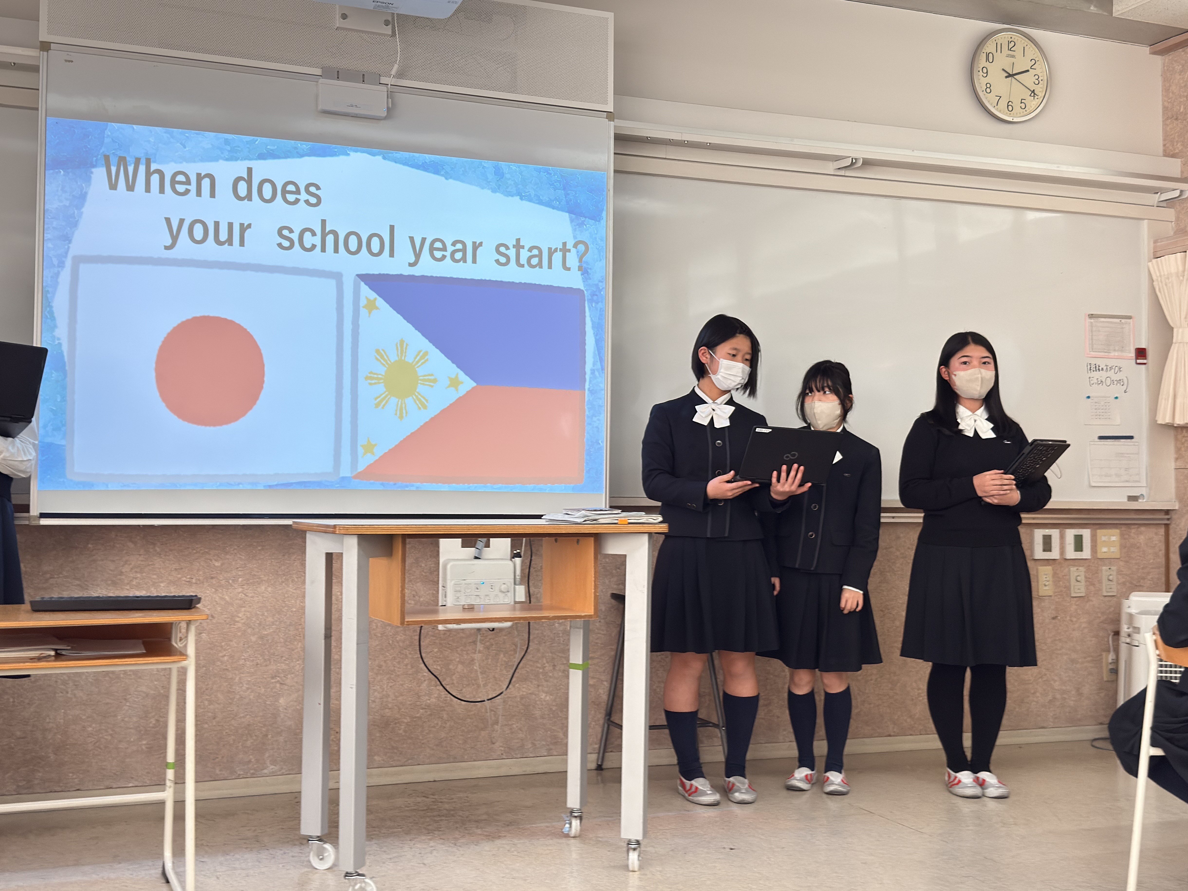 What's the difference??  ～日本の学校とフィリピン島の学校～