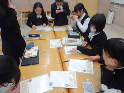 読書キャンペーン　景品のラッピング