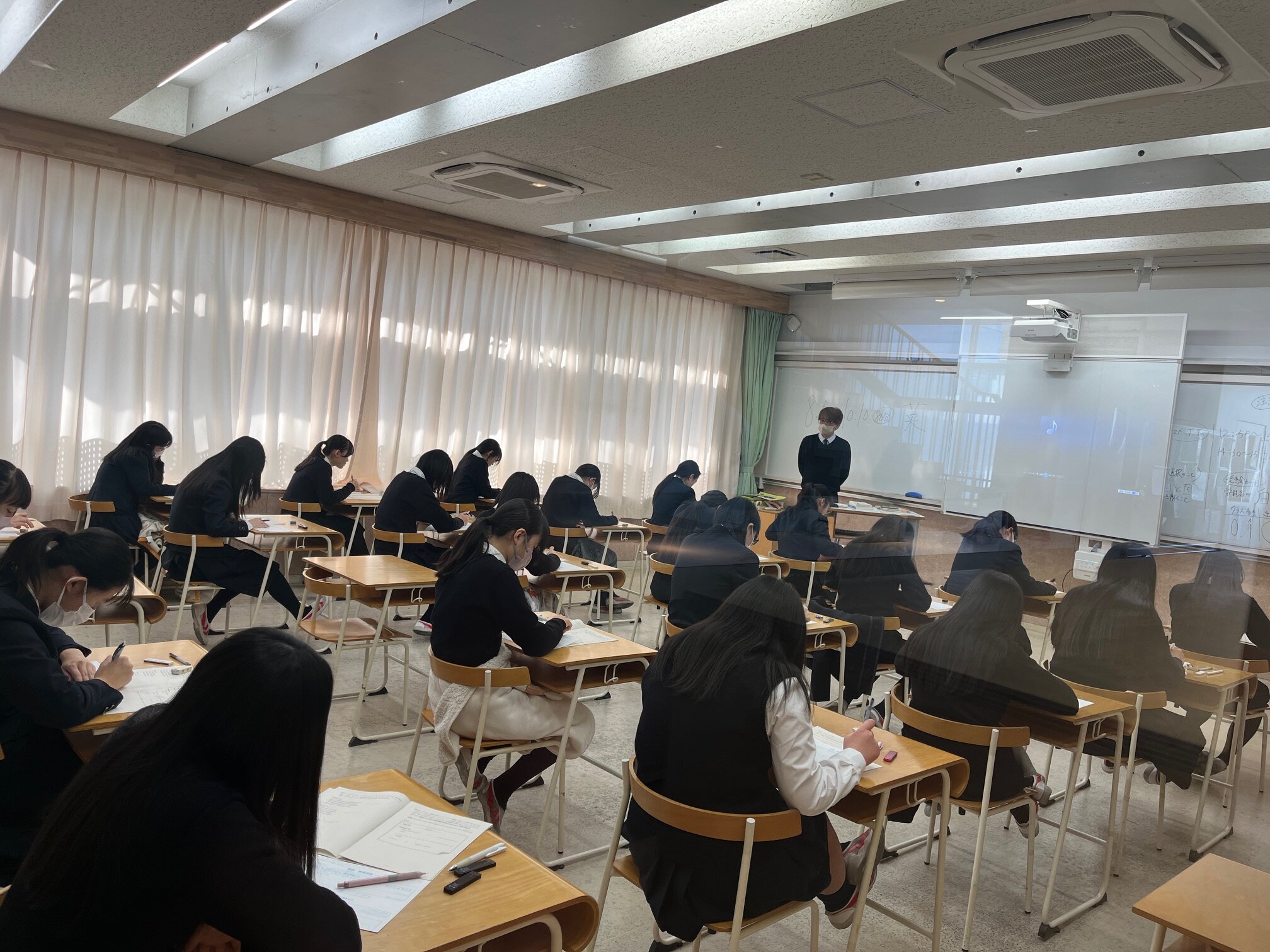 学力推移調査（中学生）/模試（4年生）を実施しました